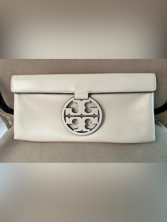 Tory Burch Handbags - Tory Burch Clutch